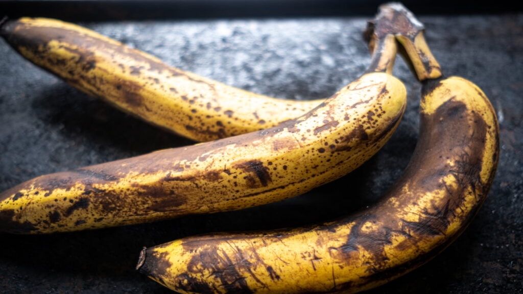 foto de bananas maduras, mostrando ponto correto para brownies